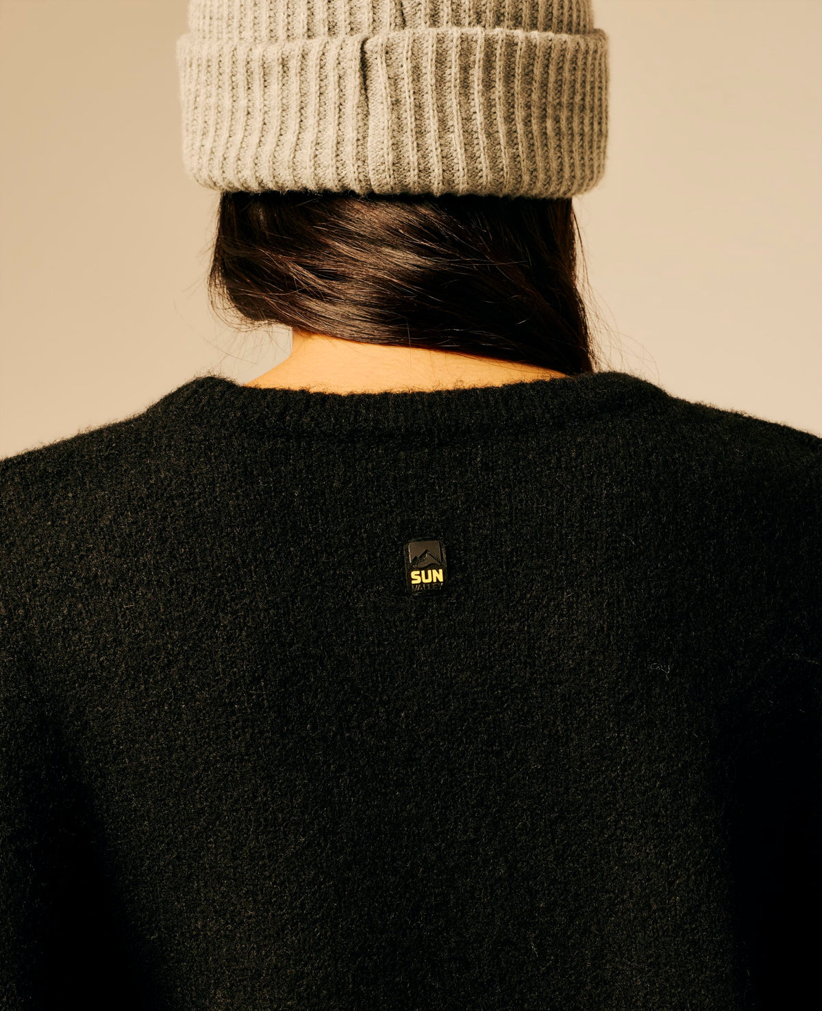 Pull femme noir - Ulvir | Sun Valley, vue 4
